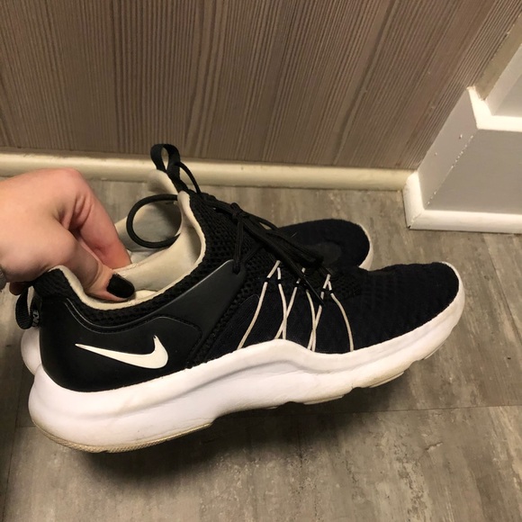 NIKE athletic shoes - Picture 10 of 10